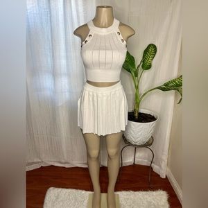 New super cute pleated skirt set